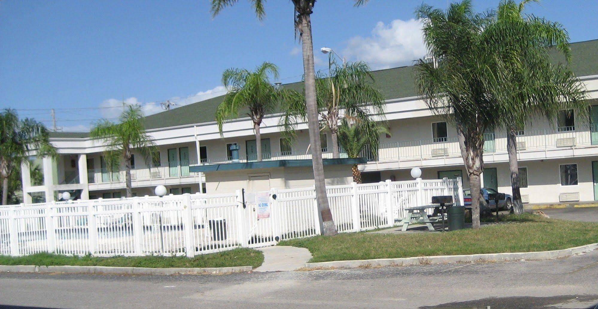Oyo Hotel New Port Richey Gulf Beach Us 19 Exterior foto